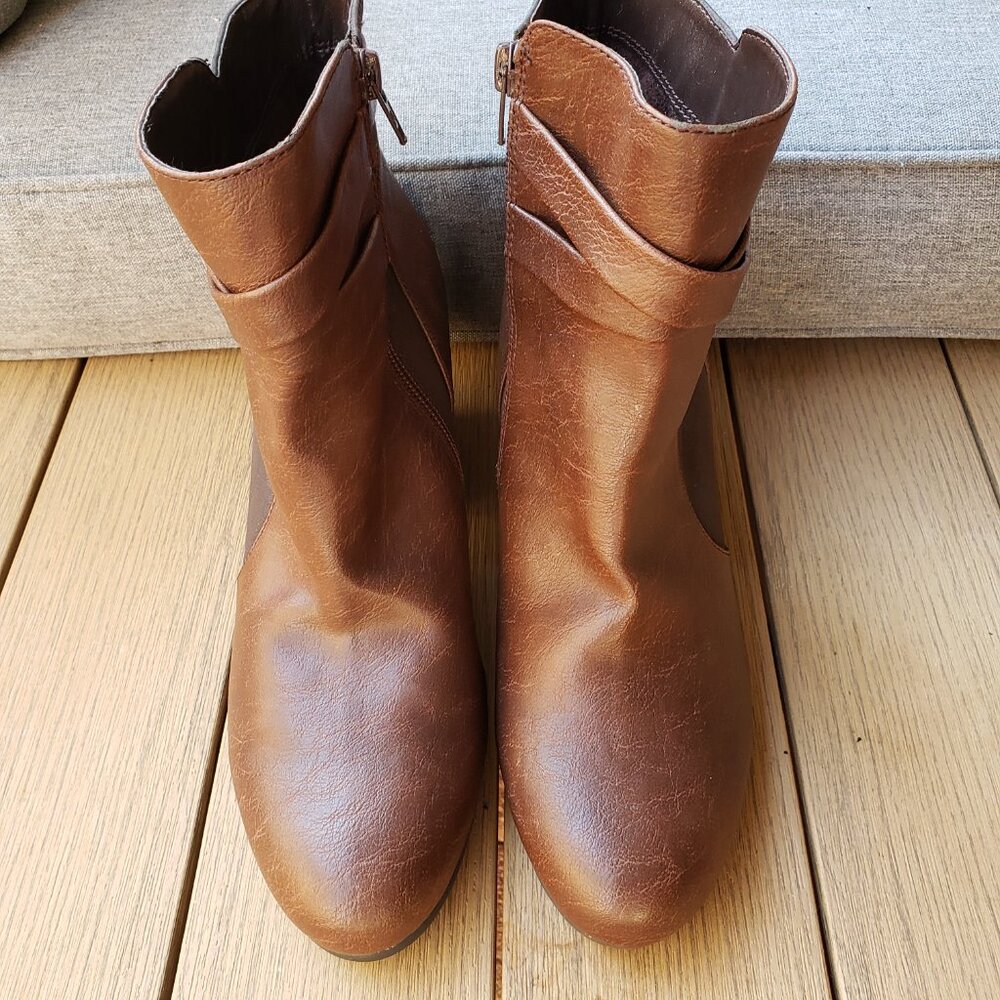 BNWoT AEROSOLES INVITATION rustic earthy brown (9) heel boots - Picture 2 of 8